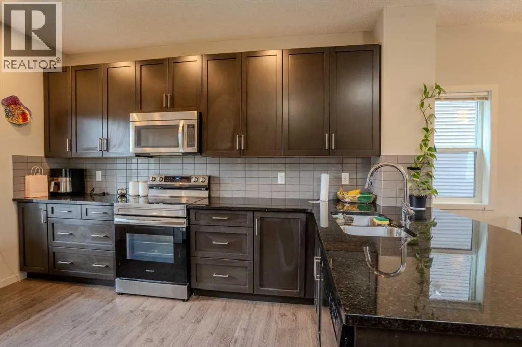 4 Copperpond Parade SE
