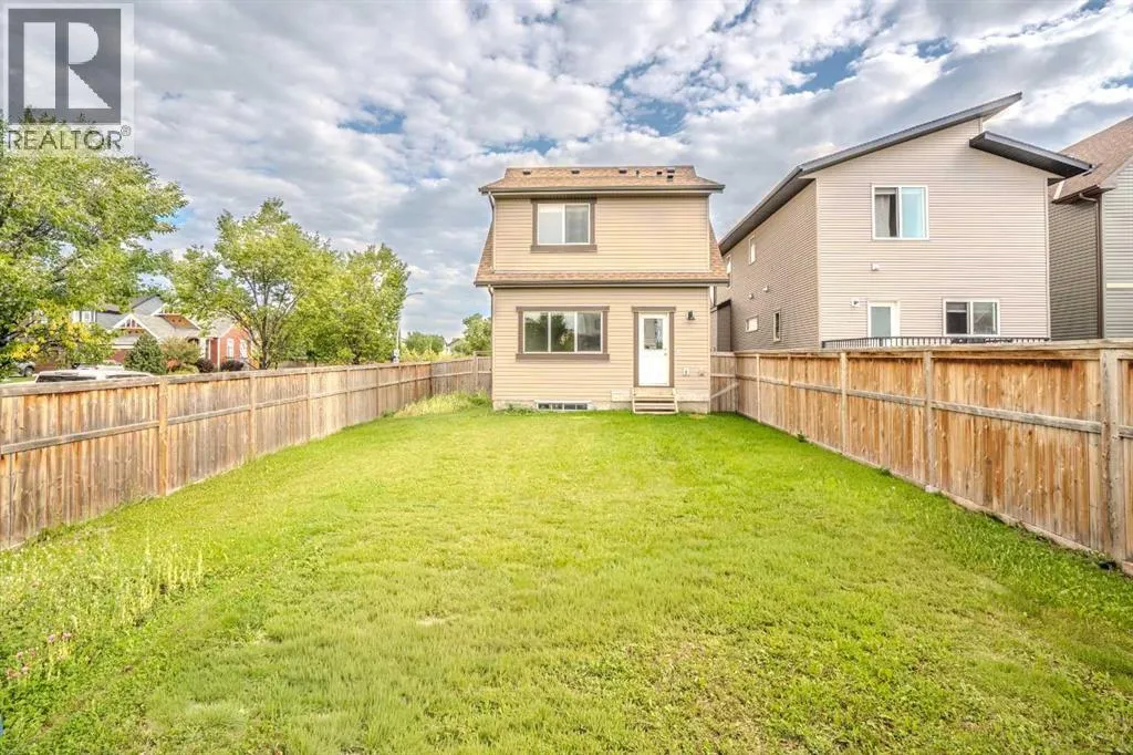 4 Copperpond Parade SE