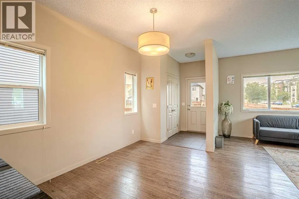 4 Copperpond Parade SE