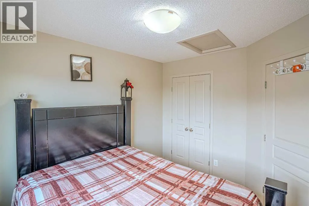 4 Copperpond Parade SE