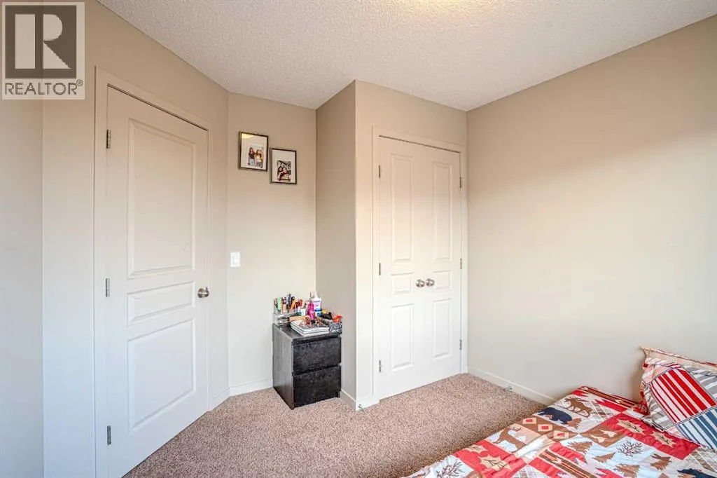 4 Copperpond Parade SE