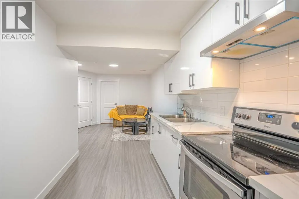 4 Copperpond Parade SE