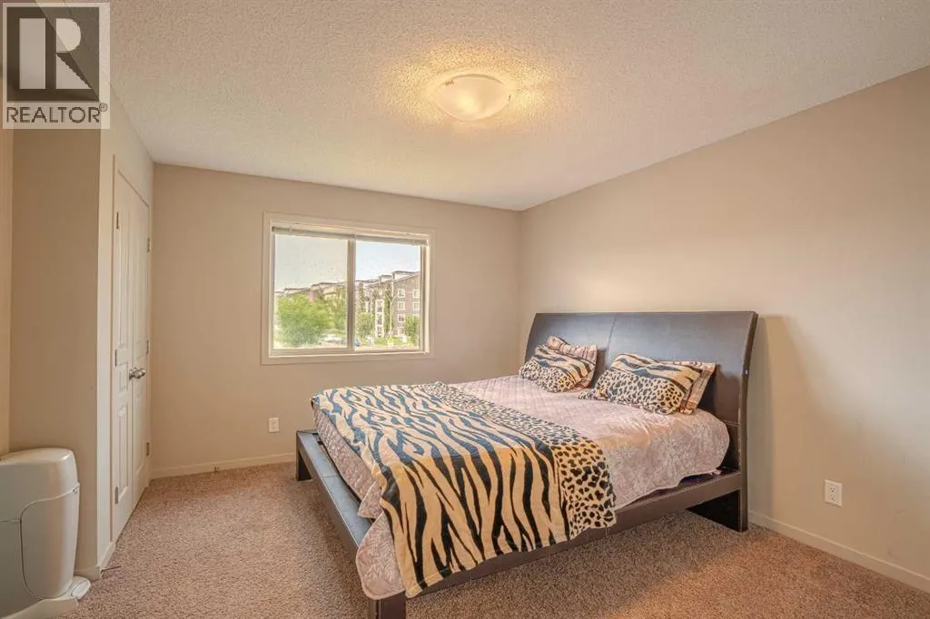 4 Copperpond Parade SE