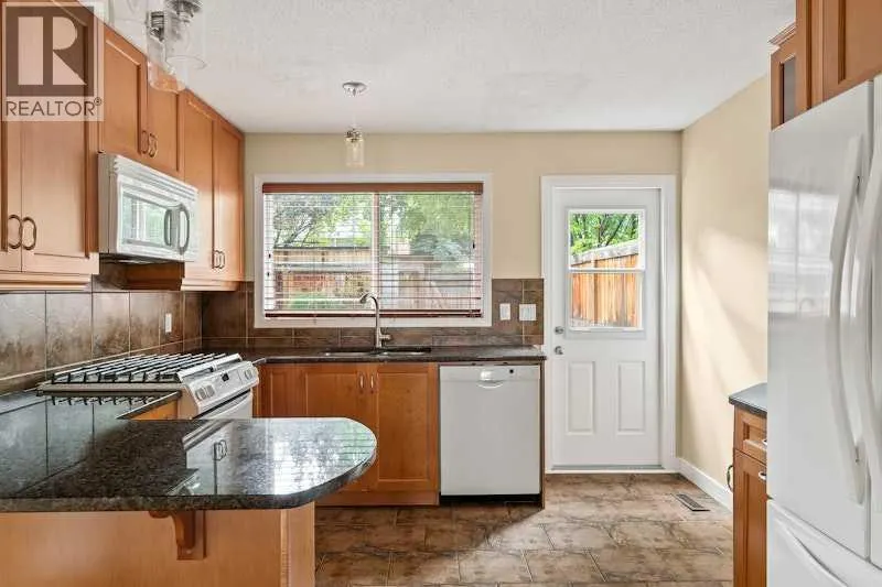 23, 2815 Palliser Drive SW