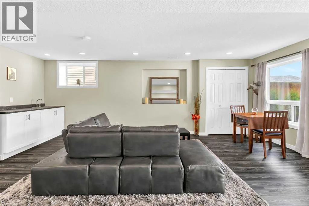 60 Eversyde Circle SW