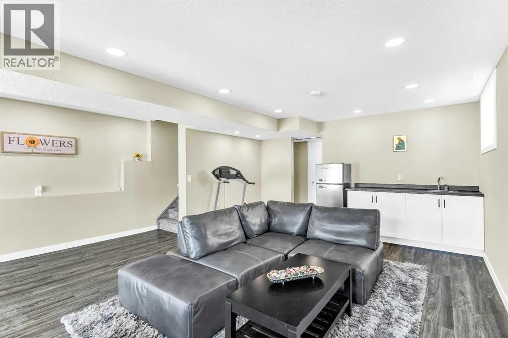 60 Eversyde Circle SW