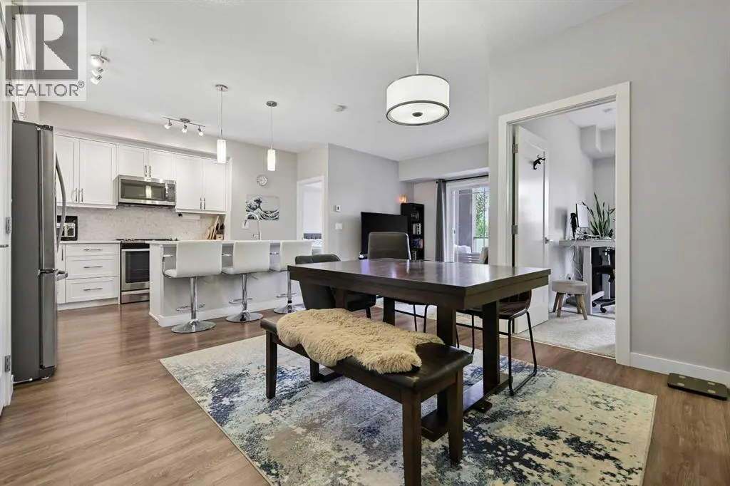 211, 300 Auburn Meadows Manor SE
