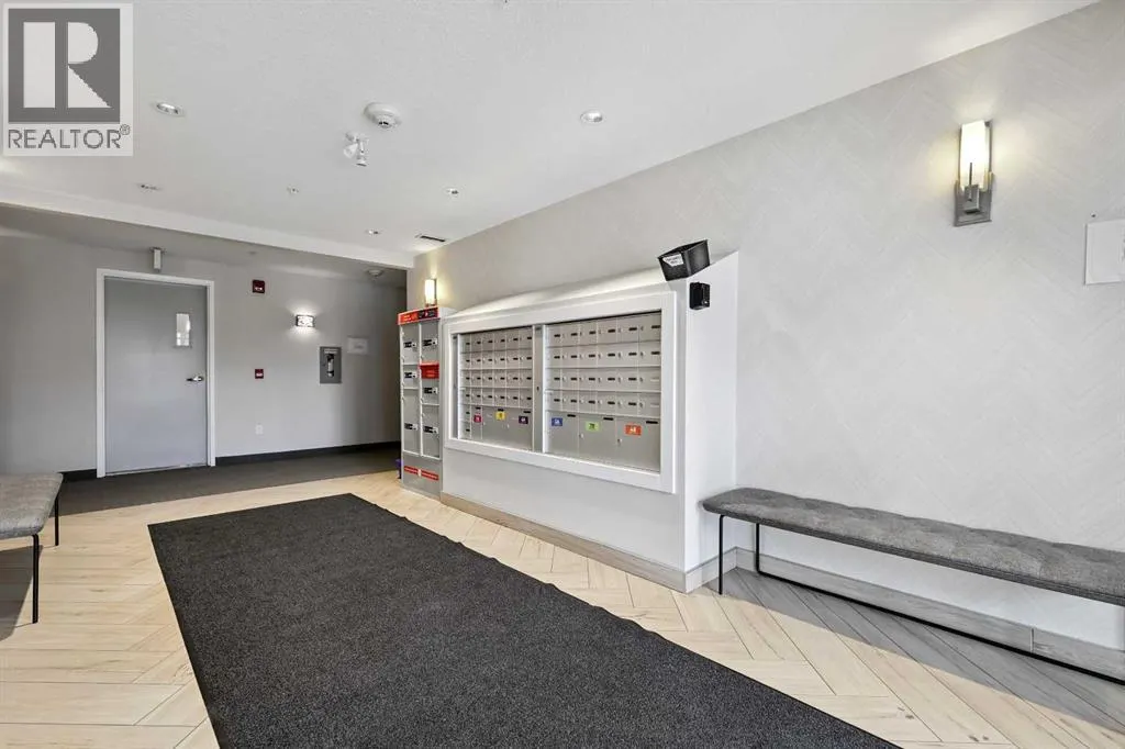 211, 300 Auburn Meadows Manor SE