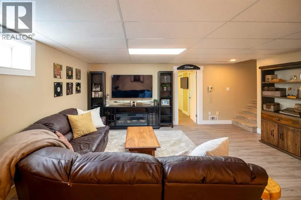 10, 653060 Range Road 224