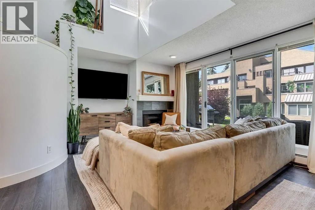 10, 203 Village Terrace SW