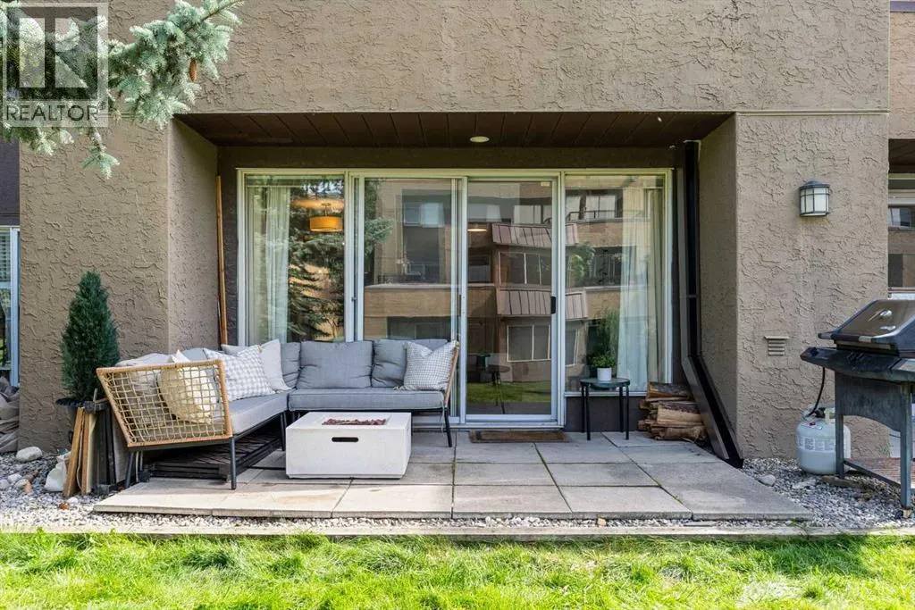10, 203 Village Terrace SW
