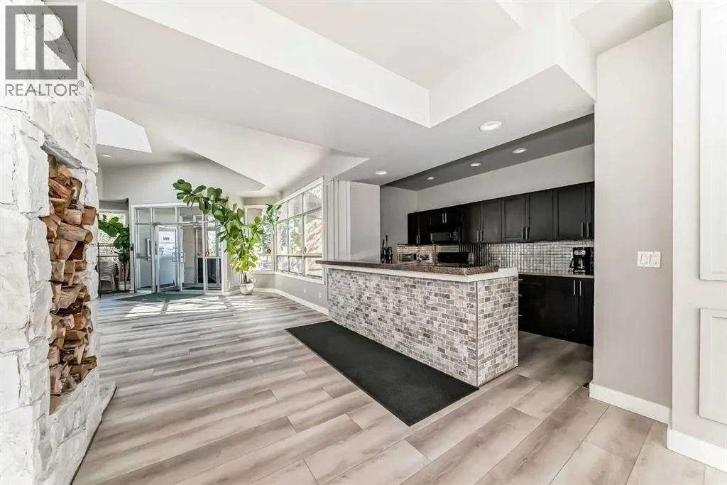 10, 203 Village Terrace SW