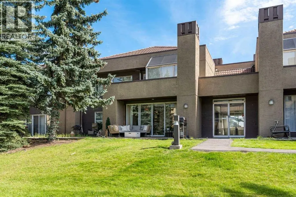 10, 203 Village Terrace SW