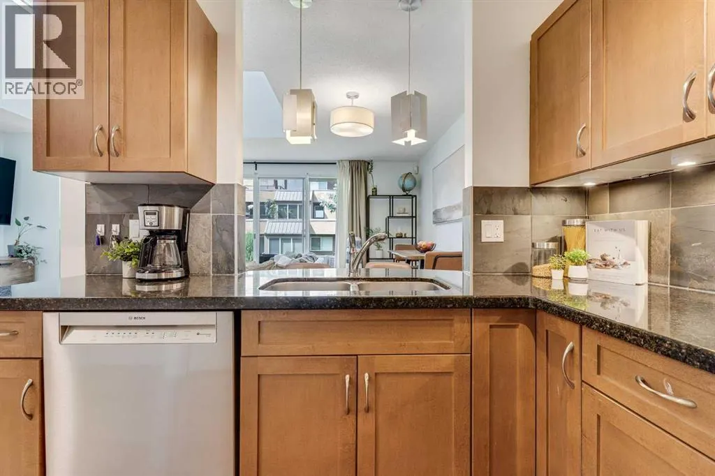 10, 203 Village Terrace SW