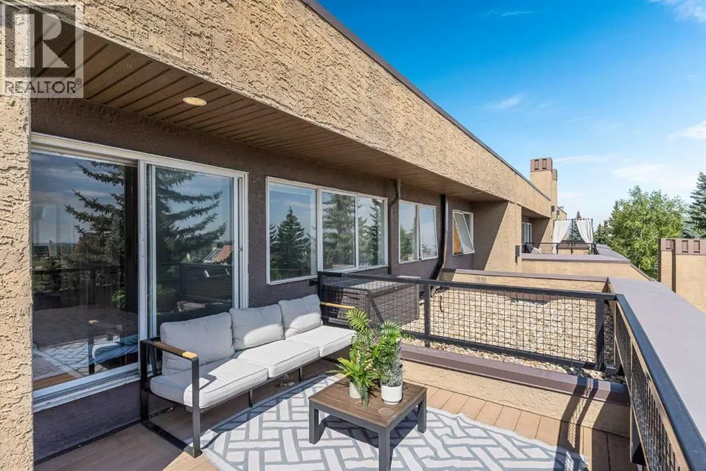 10, 203 Village Terrace SW