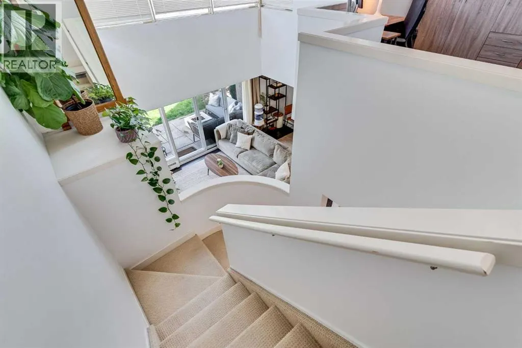 10, 203 Village Terrace SW