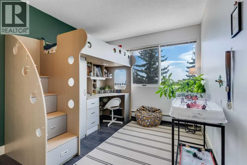 10, 203 Village Terrace SW