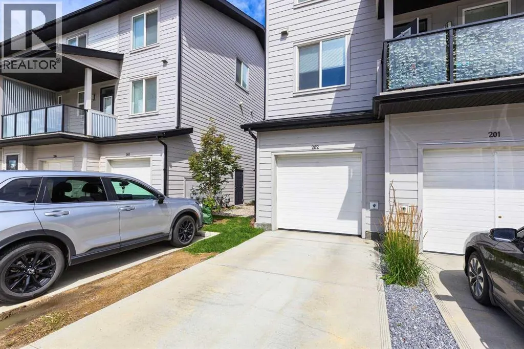 202, 110 Redstone  NE