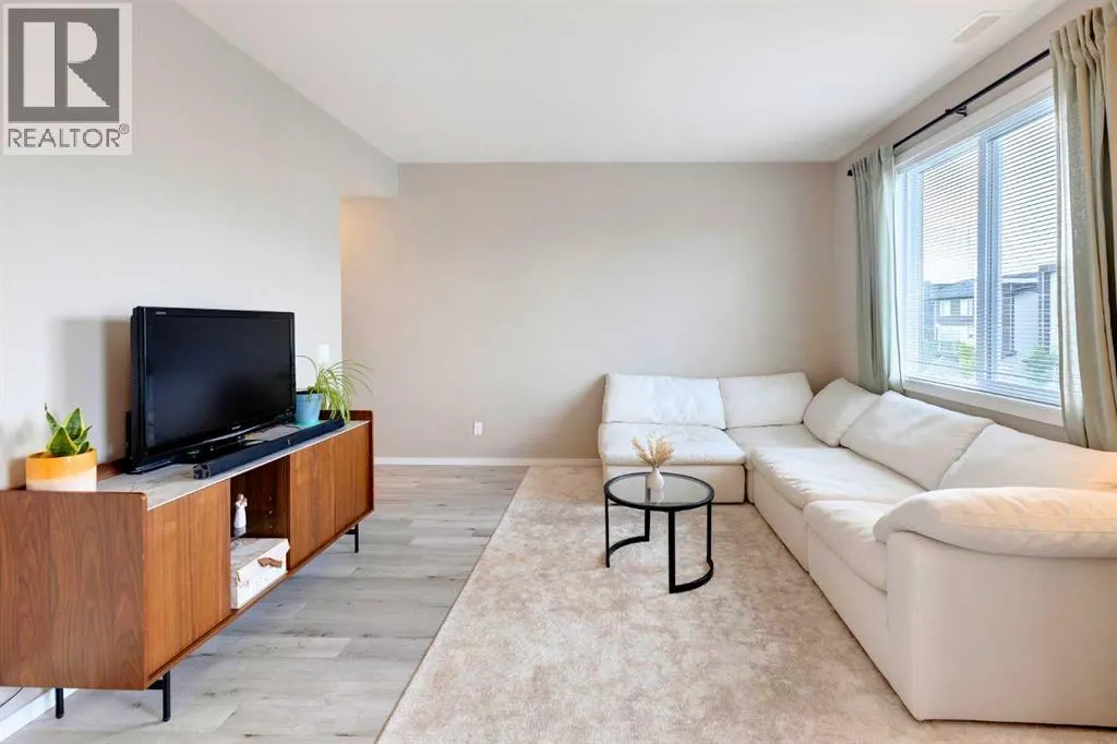 202, 110 Redstone  NE