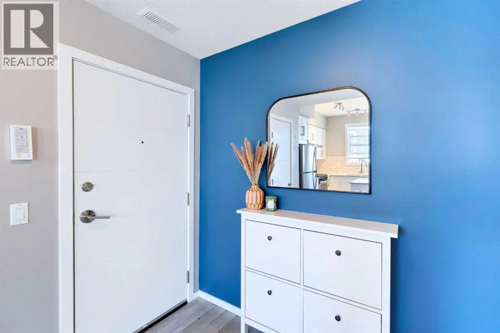 202, 110 Redstone  NE
