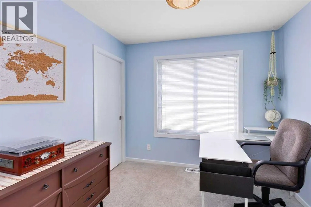 202, 110 Redstone  NE
