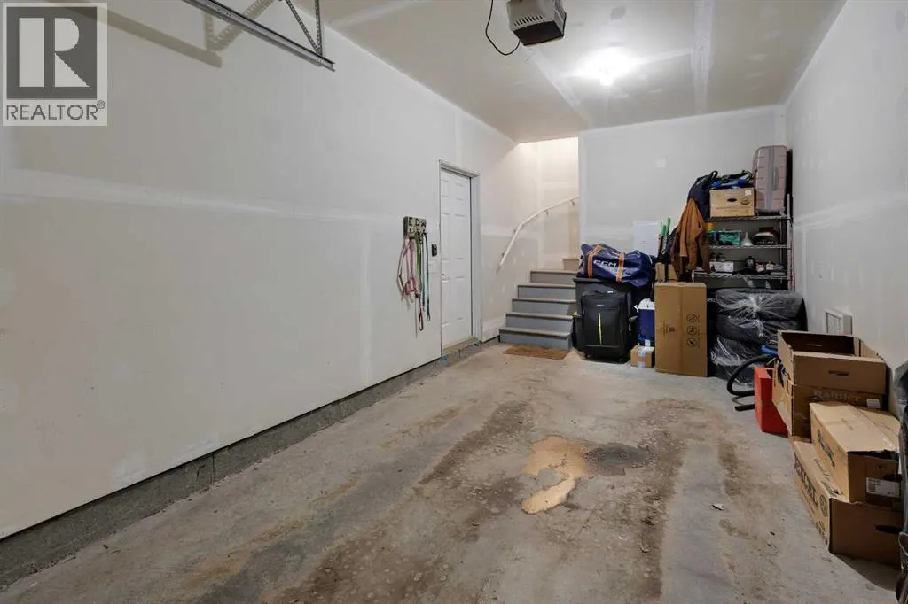 202, 110 Redstone  NE