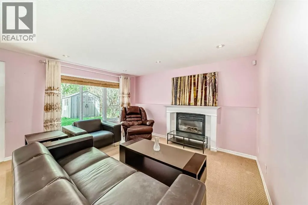 327 Discovery Place SW