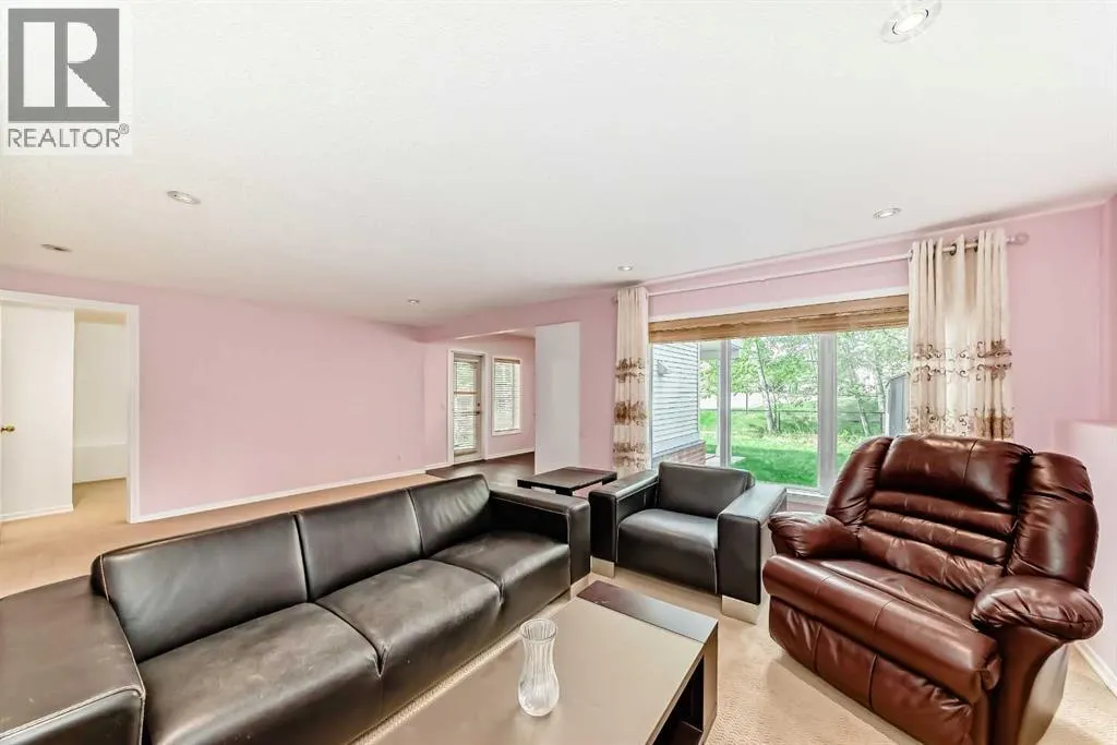 327 Discovery Place SW