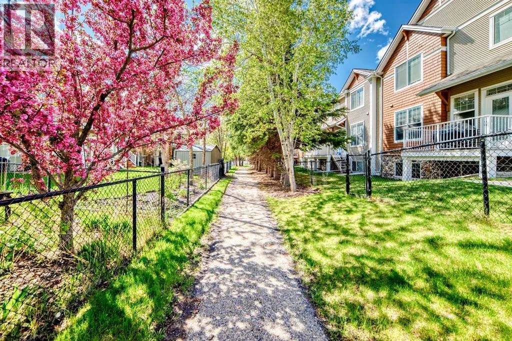 327 Discovery Place SW