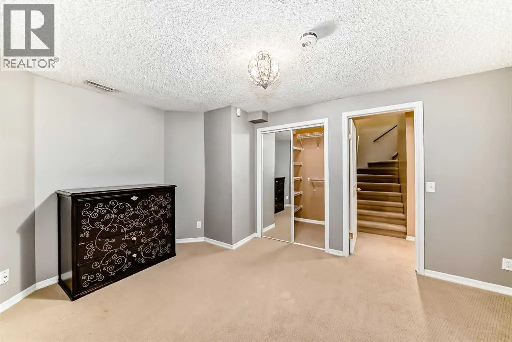 327 Discovery Place SW