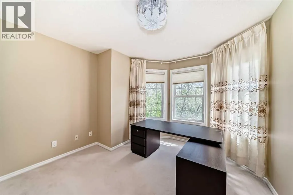 327 Discovery Place SW