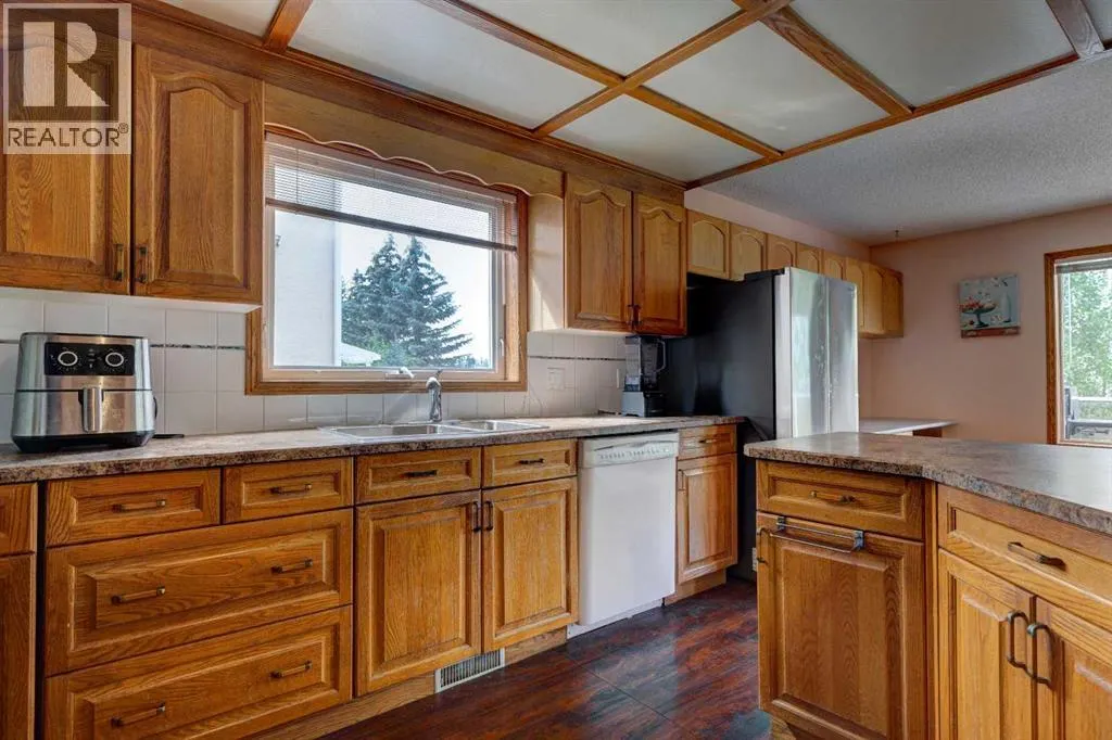 248 Edgevalley Way NW