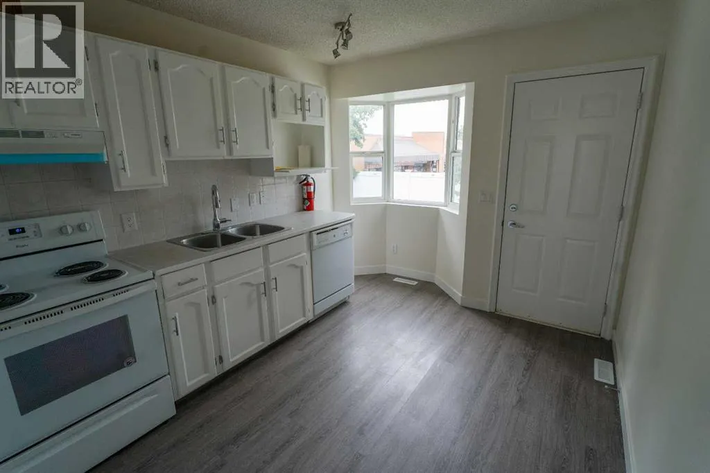 3 Whitmire Villas NE
