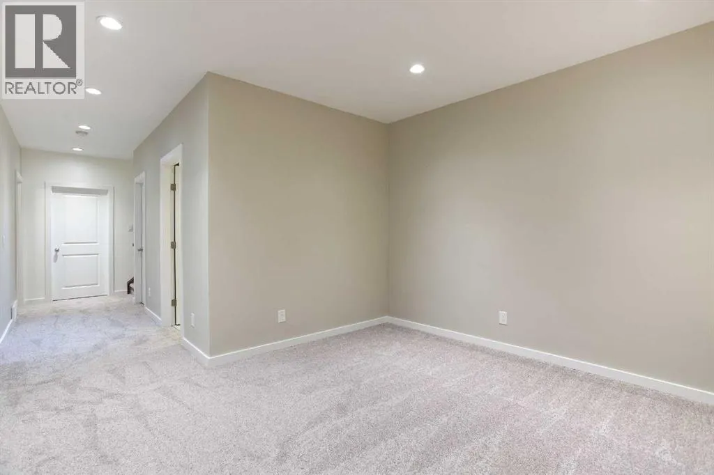 9 Cougar Ridge Rise SW