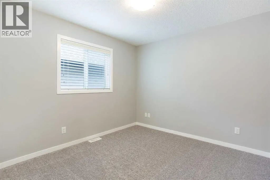 9 Cougar Ridge Rise SW