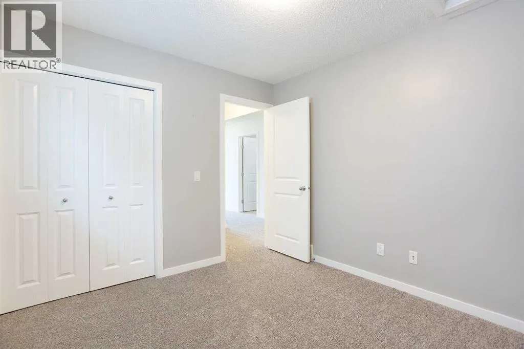 9 Cougar Ridge Rise SW