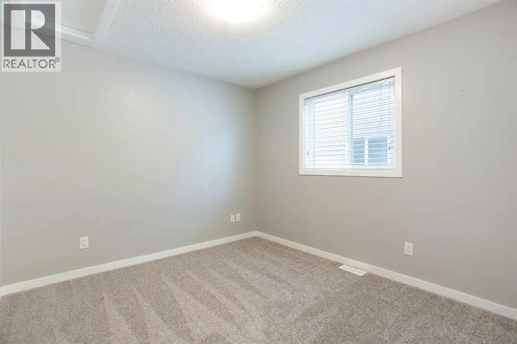 9 Cougar Ridge Rise SW