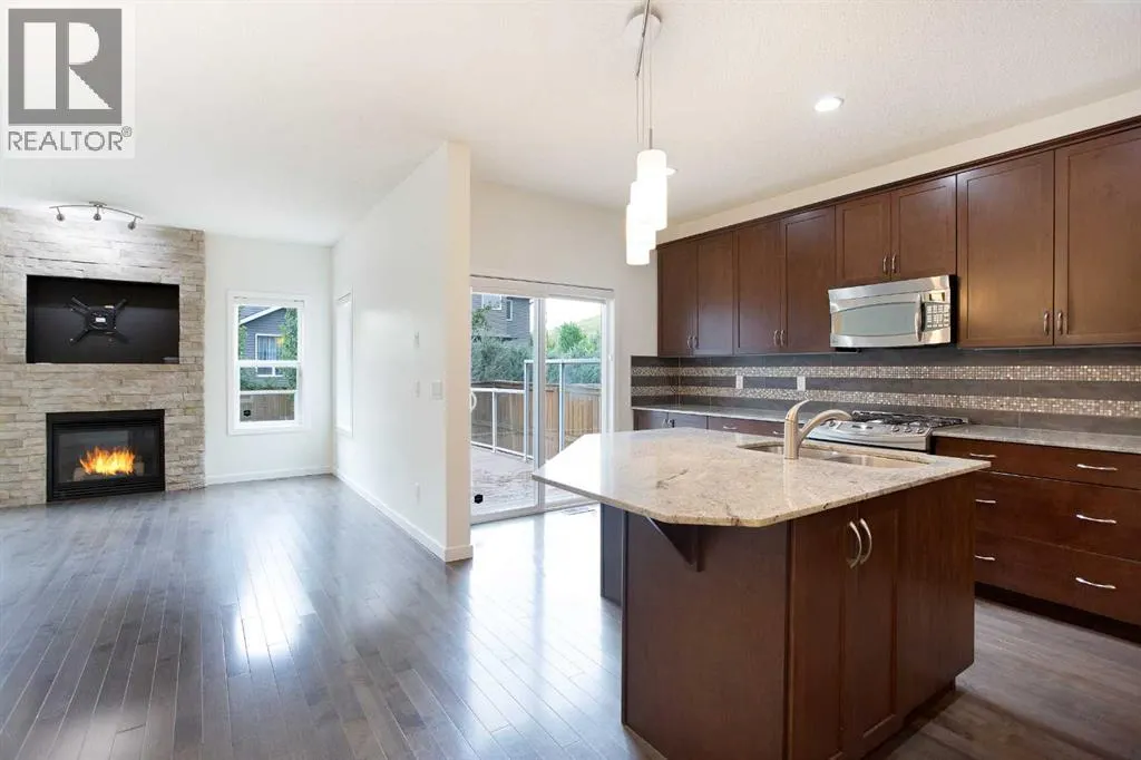 9 Cougar Ridge Rise SW
