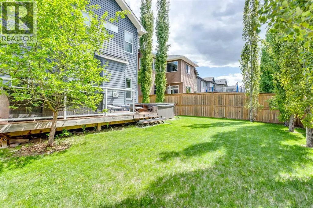9 Cougar Ridge Rise SW