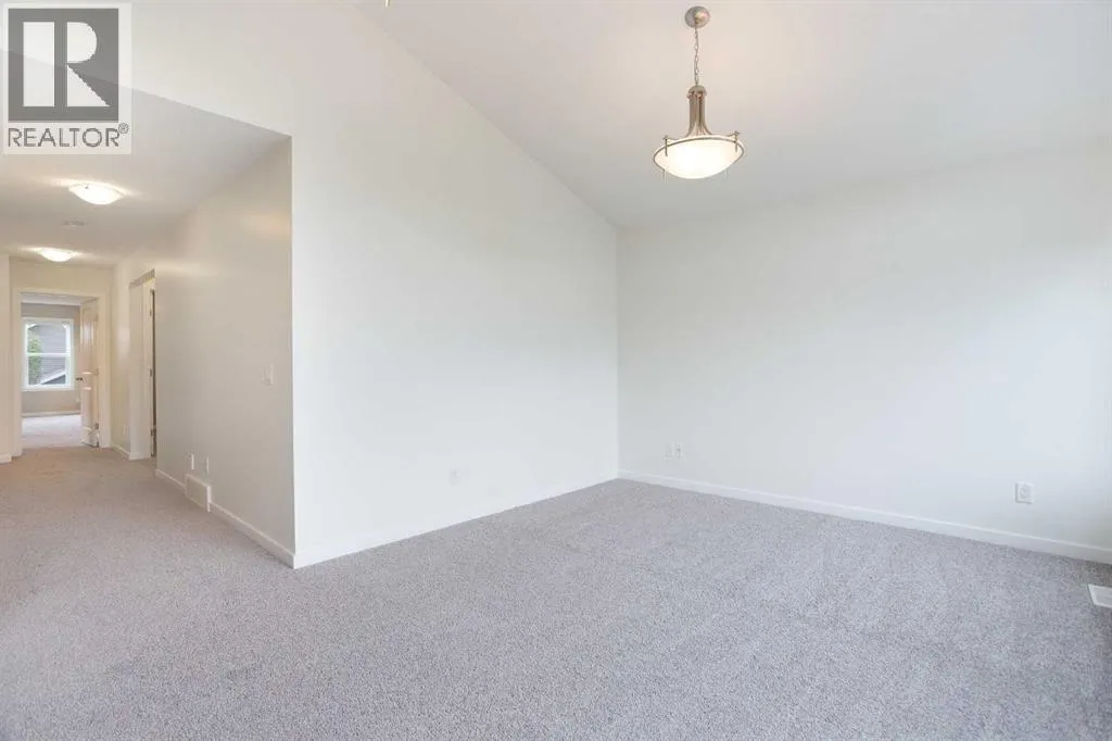 9 Cougar Ridge Rise SW