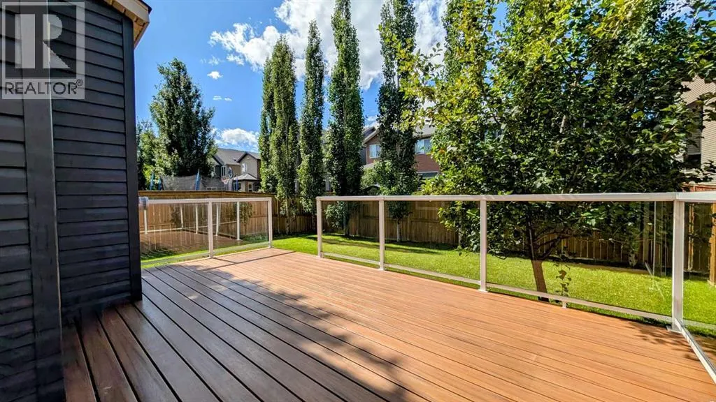 9 Cougar Ridge Rise SW