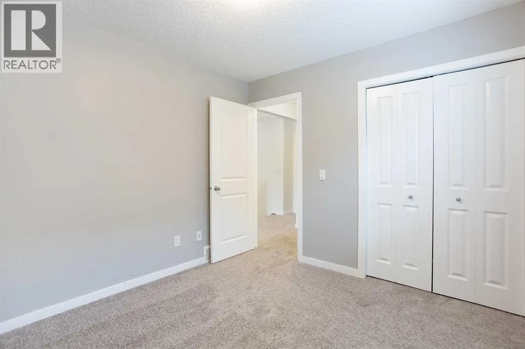 9 Cougar Ridge Rise SW