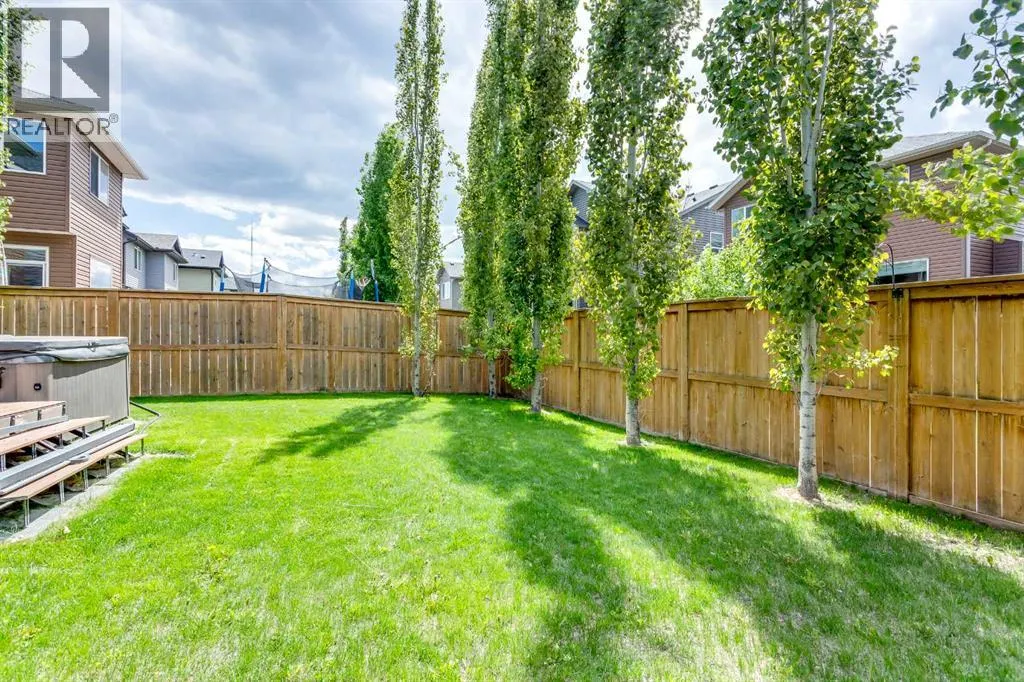 9 Cougar Ridge Rise SW