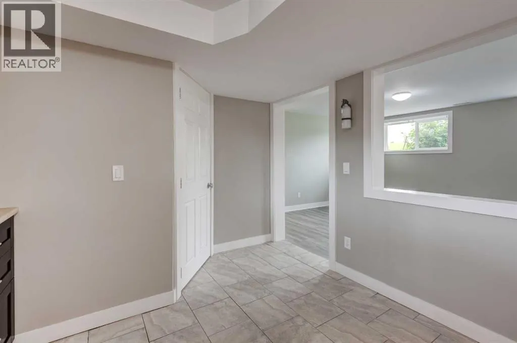112 Selkirk Drive SW