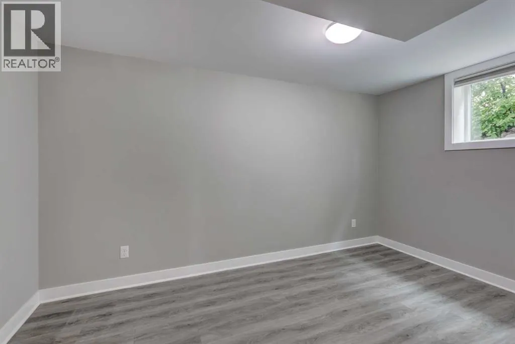 112 Selkirk Drive SW