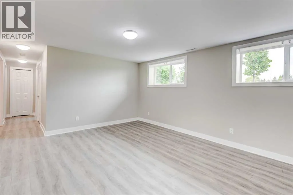 112 Selkirk Drive SW