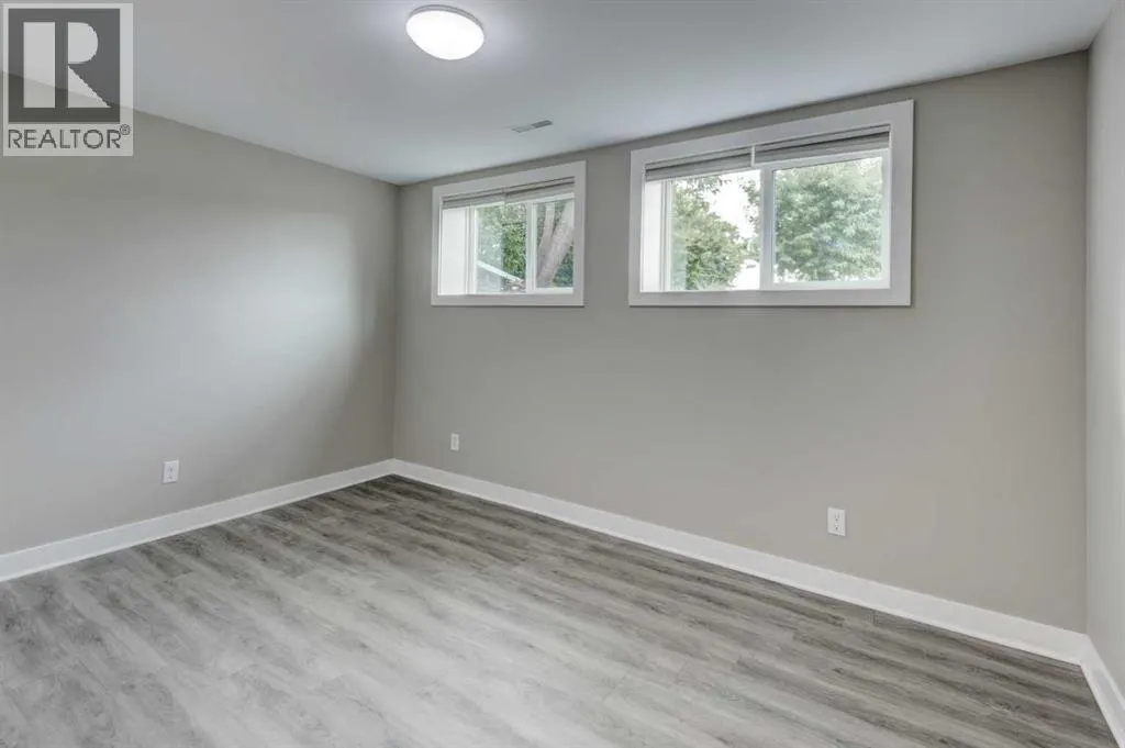 112 Selkirk Drive SW