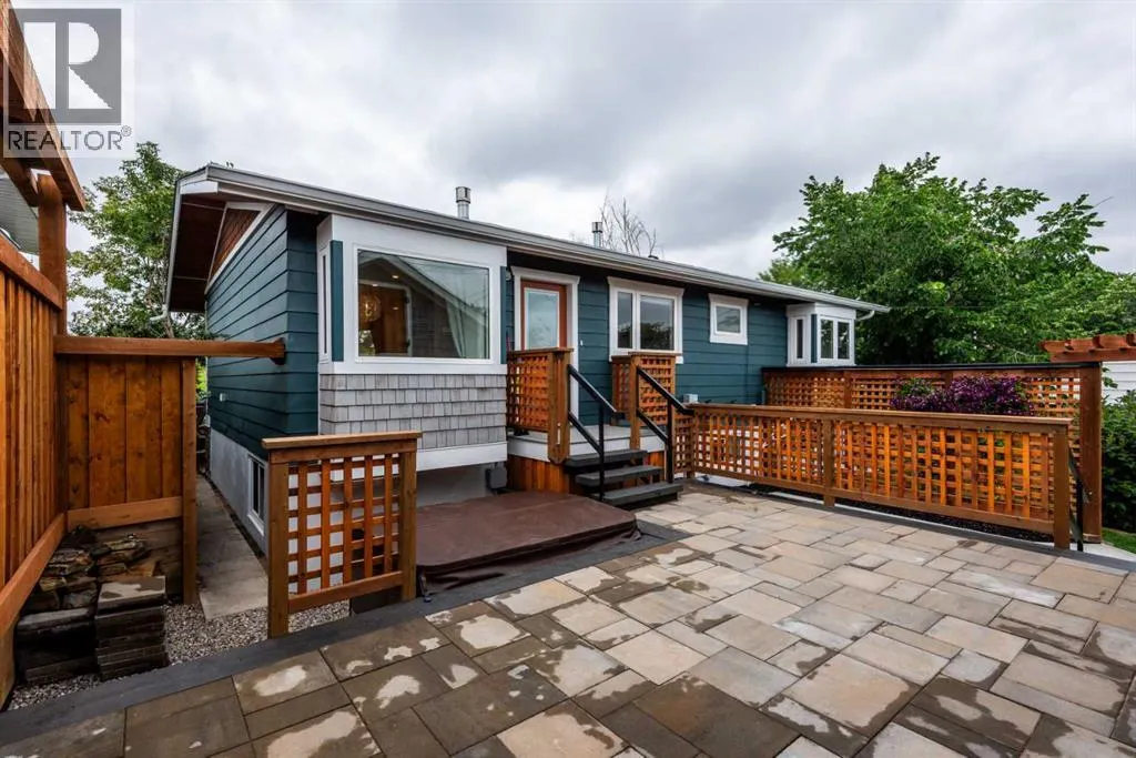 112 Selkirk Drive SW