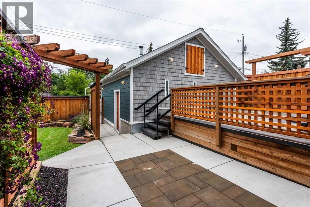 112 Selkirk Drive SW