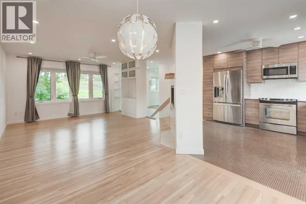112 Selkirk Drive SW